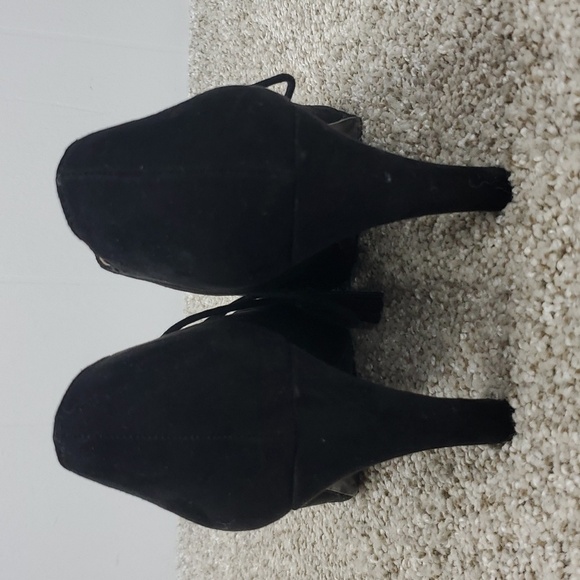 Elegant Black Women's Heels - Picture 6 of 11